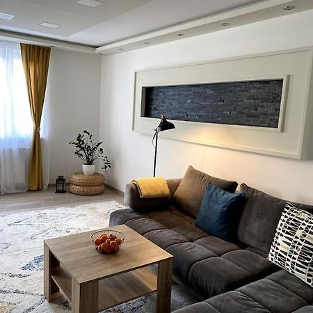 Gemuetliche Wohnung In Ottakring Vienna Luaran gambar