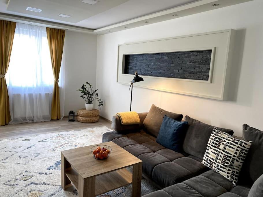 Gemuetliche Wohnung In Ottakring Vienna Luaran gambar
