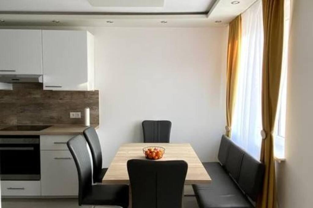 Gemuetliche Wohnung In Ottakring Vienna Luaran gambar